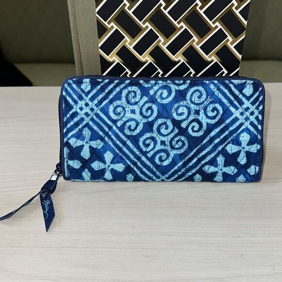 VB RFID Signature Cotton Navy Light Blue Cuban Tiles Georgia Wallet - Picture 7 of 16